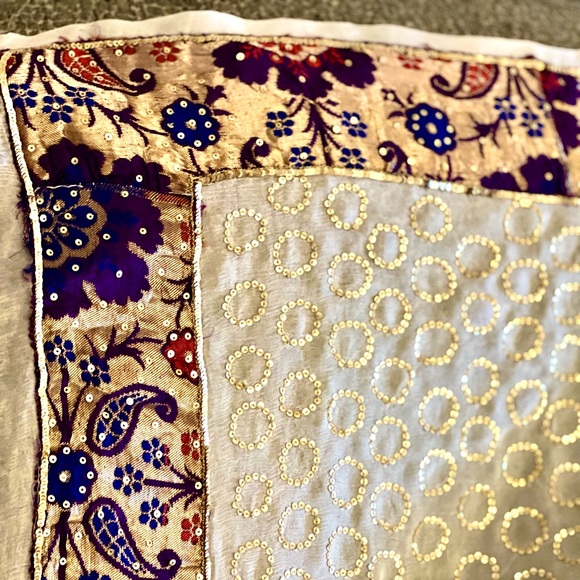 BrandNew!A pure silk Georgette hand embroidered sequins all over;Benarasi Border - Picture 4 of 17